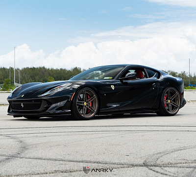 Фото дисков Anrky AN27 на Ferrari 812