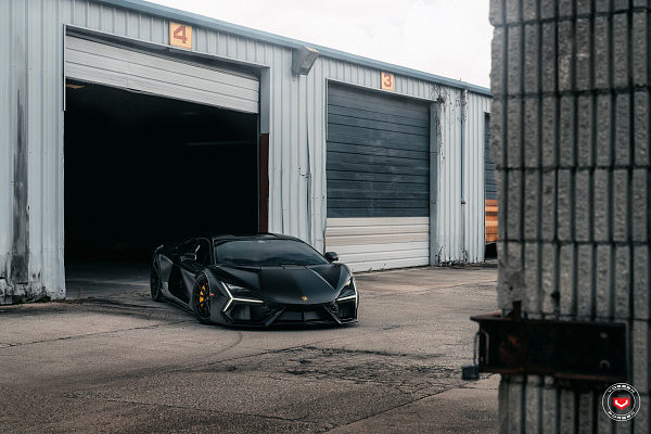 Фото дисков Vossen VPS-1 Черный сатин на Lamborghini Revuelto