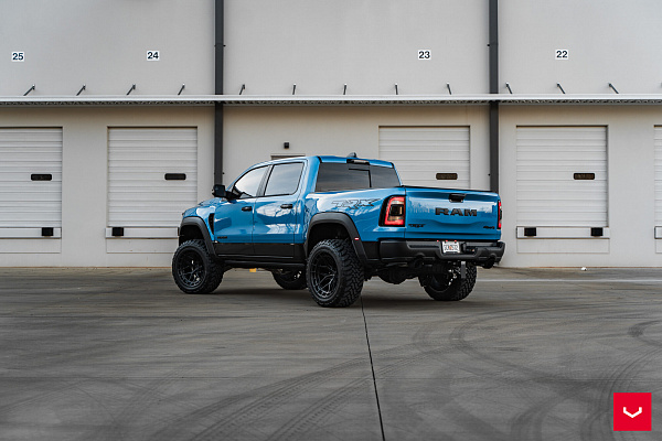 Фото дисков Vossen HFX-1 (6-Lug) Черный сатин на Ram 1500 V