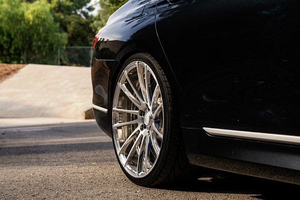 Фото дисков Savini SV60 Глянцевый лак на BMW 7 (G11/G12)