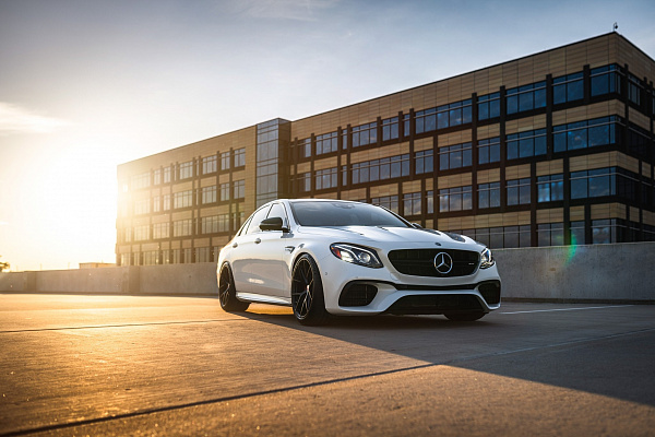 Фото дисков HRE P101 Черный сатин на Mercedes-Benz E-Class (W213, S213, C238)