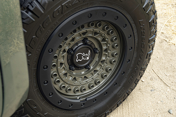 Фото дисков Black Rhino BARRICADE  на Toyota Tundra II