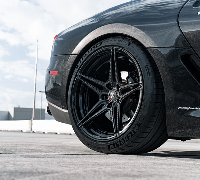 Фото дисков Strasse Wheels SV2 Deep Concave Duoblock на Ferrari 599