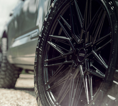 Фото дисков Vossen HF6-5 на Toyota Sequoia III