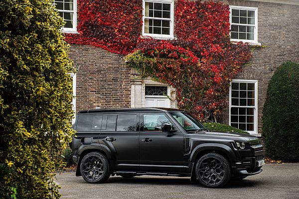 Фото дисков Kahn Type 57 RS Черный матовый на Land Rover Defender II