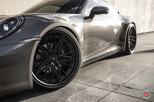 Фото дисков Vossen M-X6 (3-Piece) Черный глянец на Porsche 911 VIII