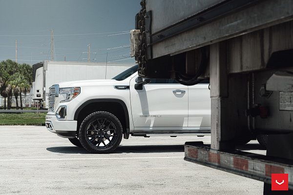 Фото дисков Vossen HF6-4 Черный глянец на GMC Sierra IV