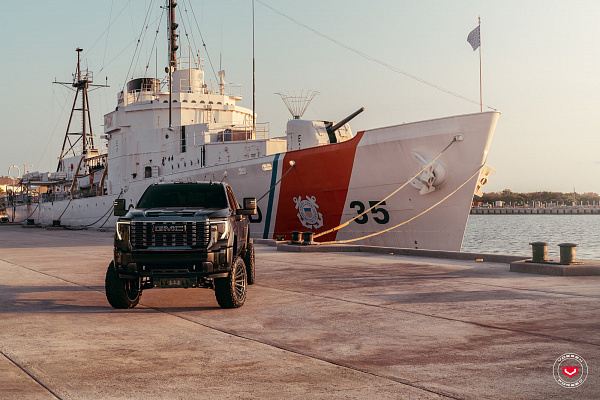 Фото дисков Vossen VFX-03 Глянцевый темный лак на GMC Sierra IV