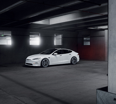 Фото дисков Vossen LC3-01 на Tesla Model S