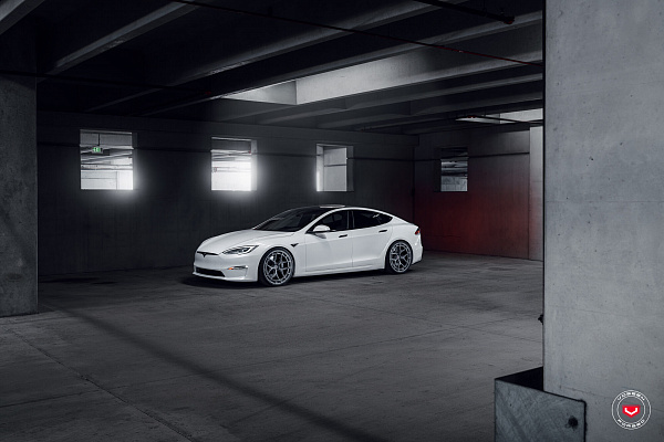Фото дисков Vossen LC3-01 Сатиновый тонированный лак на Tesla Model S