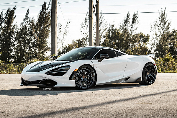Фото дисков Strasse Wheels SM5R Deep Concave FS Другой цвет на McLaren 720S
