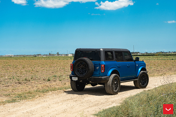 Фото дисков Vossen HF6-5 Черный глянец на Ford Bronco