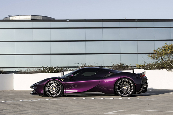Фото дисков HRE P103SC Глянцевый темный лак на Ferrari SF90