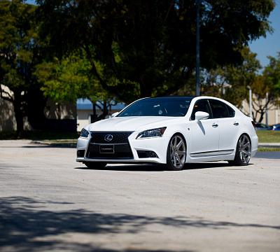 Фото дисков Vossen CG-207 на Lexus LS IV