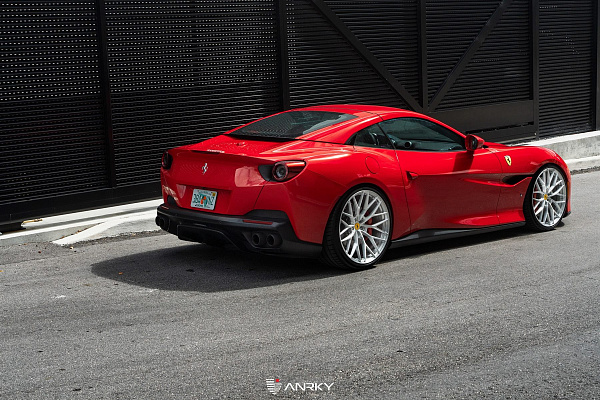 Фото дисков Anrky AN10 Глянцевый лак на Ferrari Portofino