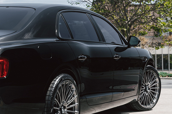 Фото дисков CEC C114 Глянцевый лак на Bentley Flying Spur II