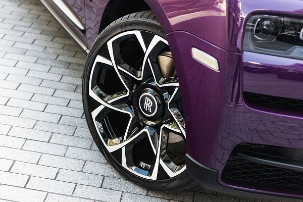 Фото дисков Kahn Type 55 RS Алмазная проточка на Rolls-Royce Cullinan