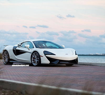 Фото дисков HRE P201 на McLaren 570S