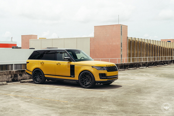 Фото дисков Vossen UV-1 Черный глянец на Land Rover Range Rover IV