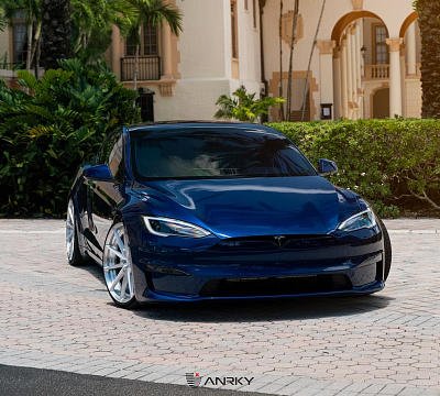 Фото дисков Anrky AN28 на Tesla Model S