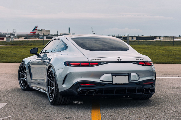 Фото дисков Strasse Wheels SM5RT Deep Concave FS Черный глянец на Mercedes-Benz AMG GT II