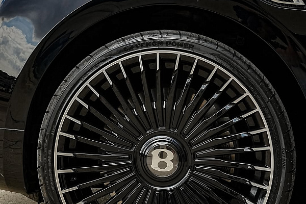 Фото дисков Giovanna Tulum Алмазная проточка на Bentley Flying Spur II