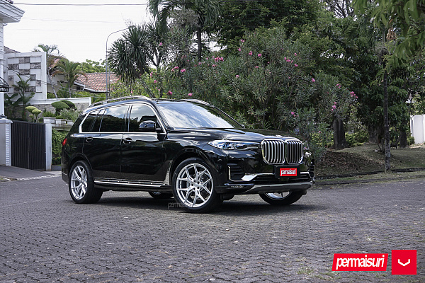Фото дисков Vossen HF-5 Серебро на BMW X7 (G07)