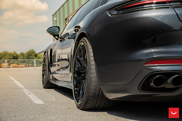 Фото дисков Vossen HF-2 Черный глянец на Porsche Panamera II
