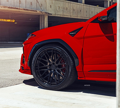 Фото дисков Strasse Wheels SV10M Track на Lamborghini Urus
