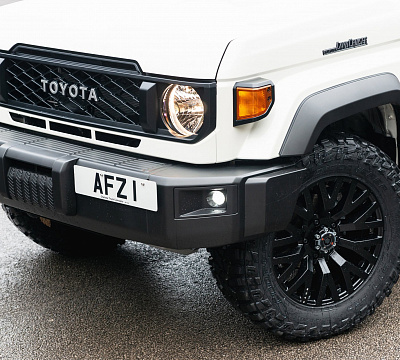 Фото дисков Kahn G22 DC на Toyota Land Cruiser 70