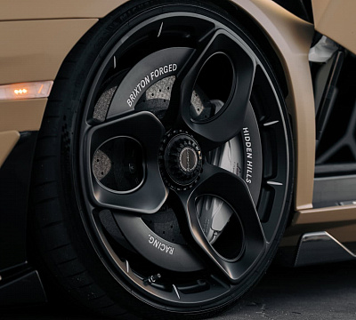 Фото дисков Brixton Forged NC01-R на Lamborghini Aventador