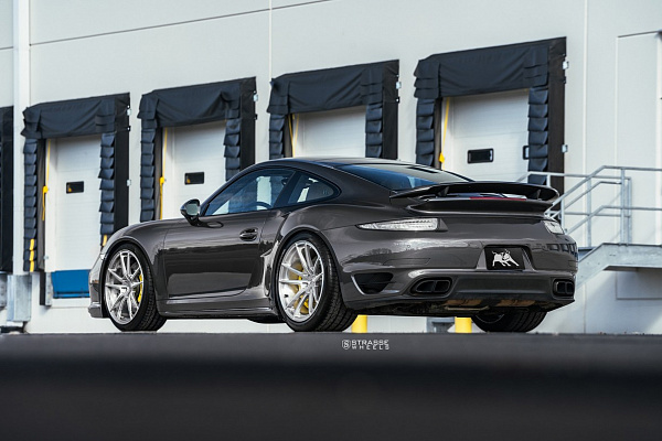 Фото дисков Strasse Wheels SV1 Deep Concave Monoblock Глянцевый лак на Porsche 911 VII