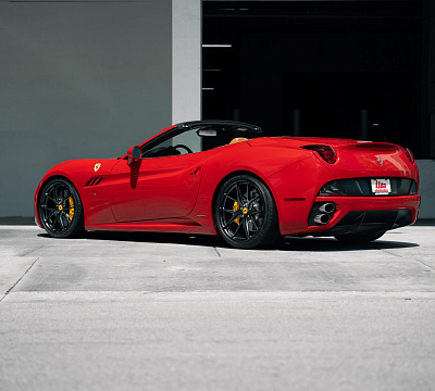Фото дисков HRE P101 на Ferrari California
