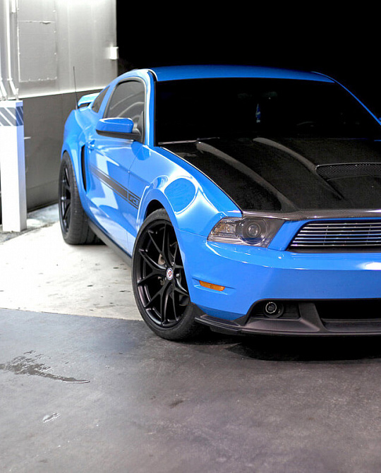 Фото дисков P101 Черный сатин на Ford Mustang V