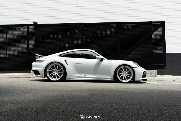 Фото дисков Anrky AN23 Глянцевый лак на Porsche 911 VIII