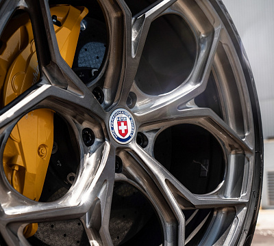 Фото дисков HRE P111SC на Lamborghini Urus