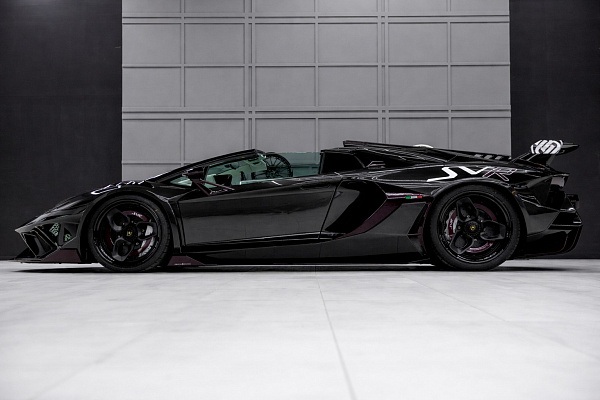 Фото дисков Brixton Forged NC01-R Черный сатин на Lamborghini Aventador