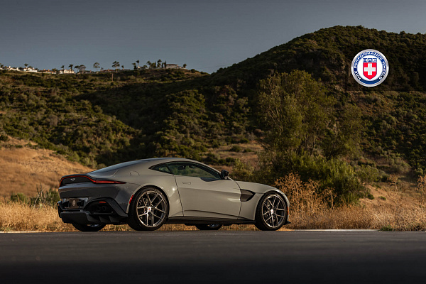 Фото дисков HRE P101SC Глянцевый темный лак на Aston Martin Vantage 4