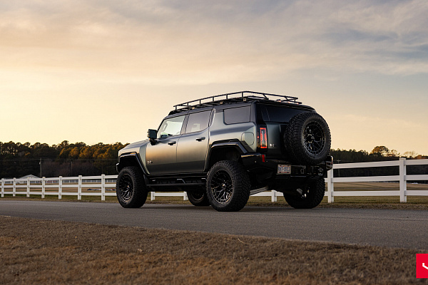 Фото дисков Vossen HFX-1 (8-Lug) Черный глянец на GMC Hummer EV
