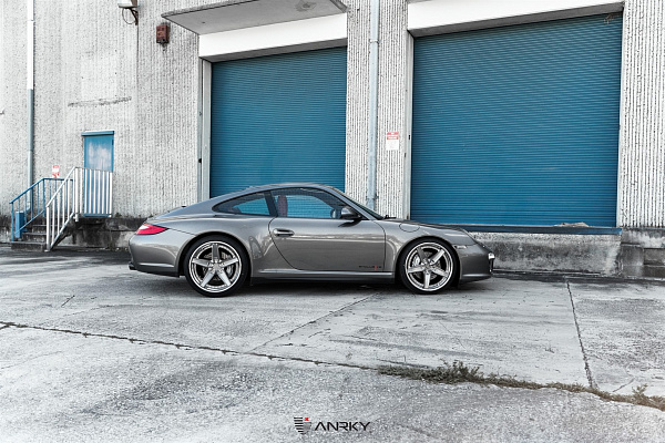 Фото дисков Anrky AN35 Глянцевый лак на Porsche 911 VI
