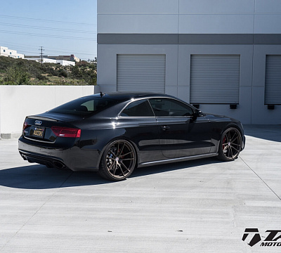 Фото дисков HRE P104 на Audi A/S/RS 5 (8T)