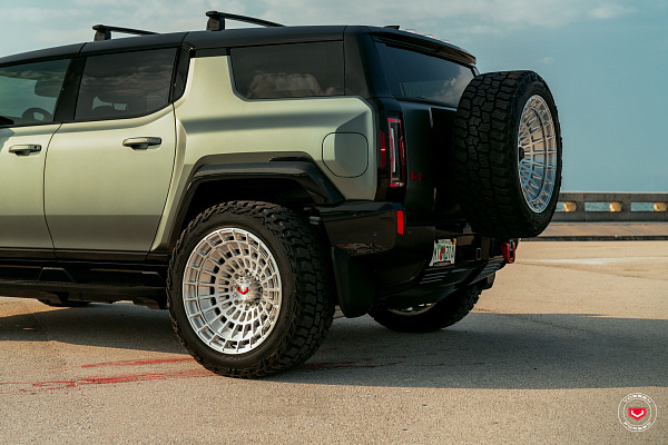 Фото дисков Vossen LCX-04 Глянцевый лак на GMC Hummer EV