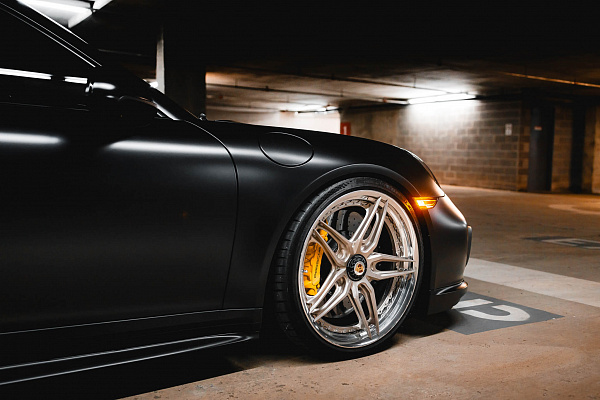 Фото дисков HRE S107SC Глянцевая шампань на Porsche 911 VII