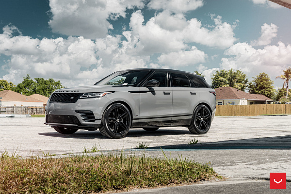 Фото дисков Vossen HF-1 Черный глянец на Land Rover Range Rover Velar