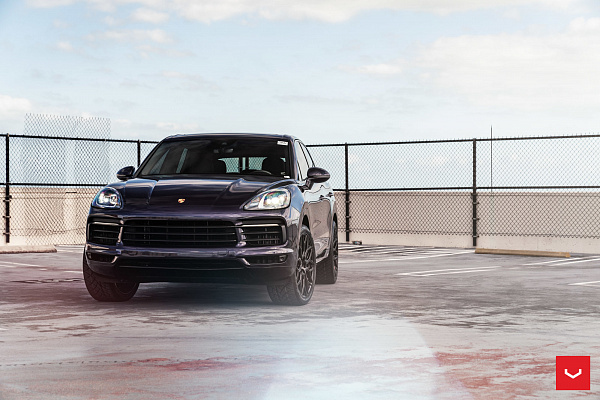 Фото дисков Vossen HF-2 Черный глянец на Porsche Cayenne III