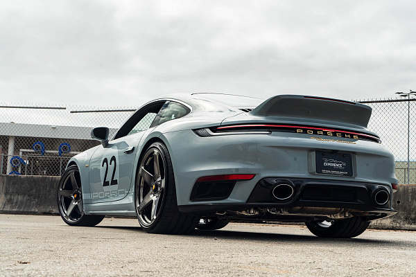 Фото дисков HRE 527M Глянцевый темный лак на Porsche 911 VIII