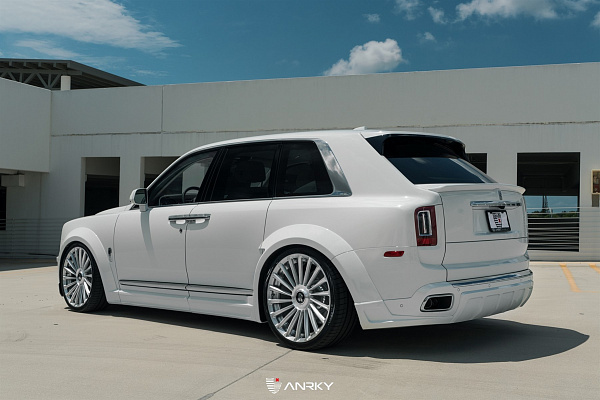 Фото дисков Anrky RF-282 Глянцевый лак на Rolls-Royce Cullinan