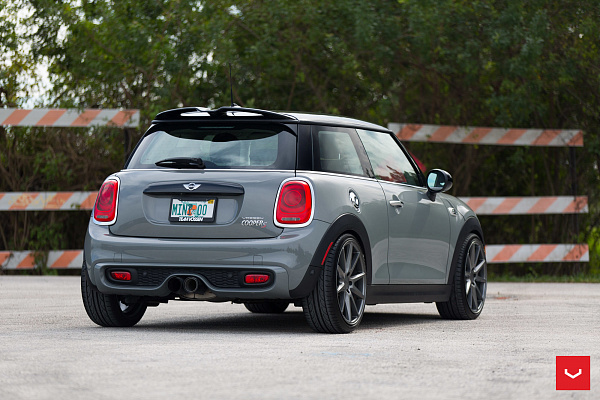 Фото дисков Vossen VFS-1 Сатиновый графит на MINI Cooper III