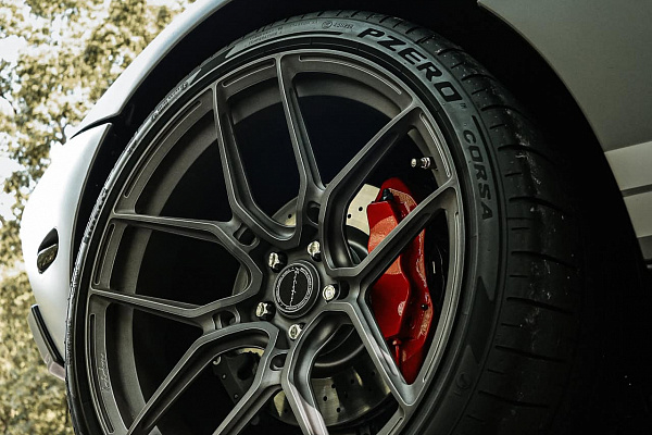 Фото дисков Brixton Forged CM5-R Сатиновый темный лак на Ford GT I