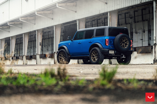 Фото дисков Vossen HF6-4 Сатиновое темное золото на Ford Bronco